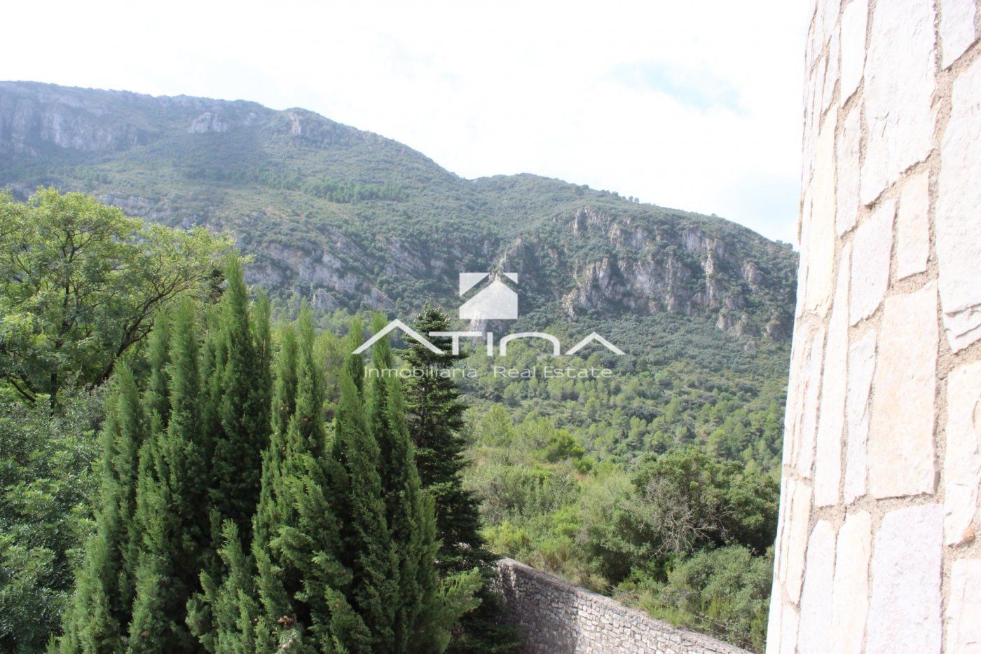 Chalet todeado de naturaleza y vistas abiertas a la Montaña situado en La Drova