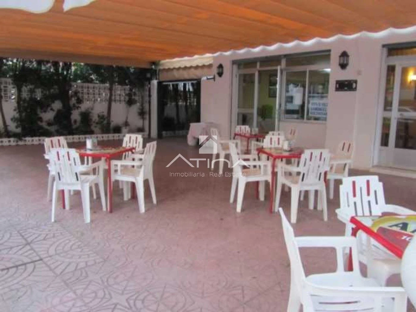 Abre tu negocio en la playa de Gandia.