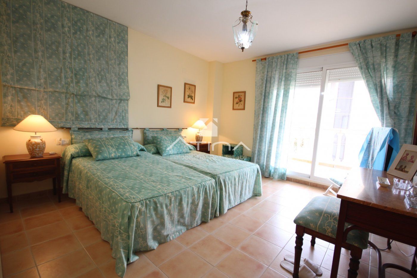 Excelente apartamento triplex a escasos metros de la Playa del Arenal.
