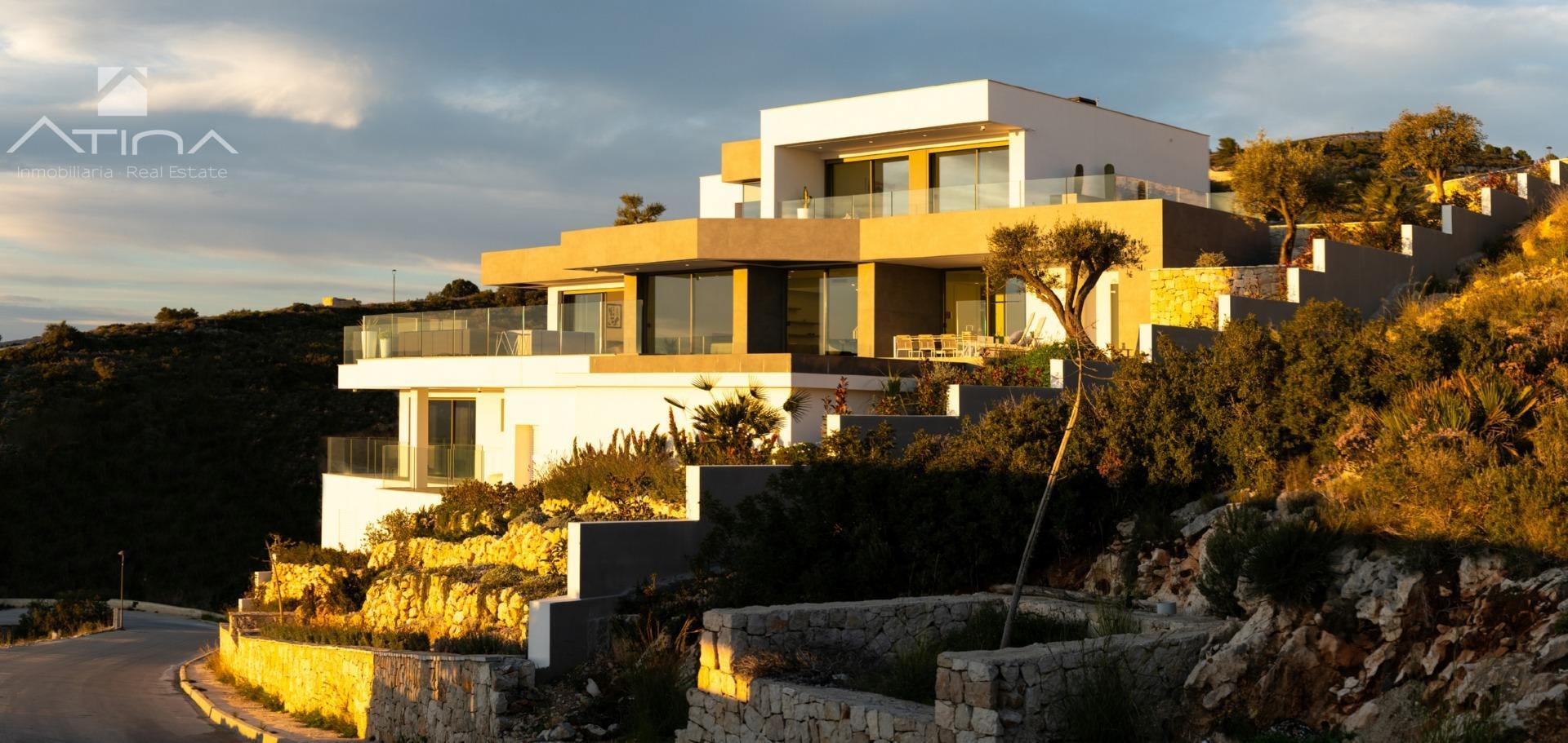 Villa nueva con fantásticas vistas al mar en Urbanización Cumbres del Sol