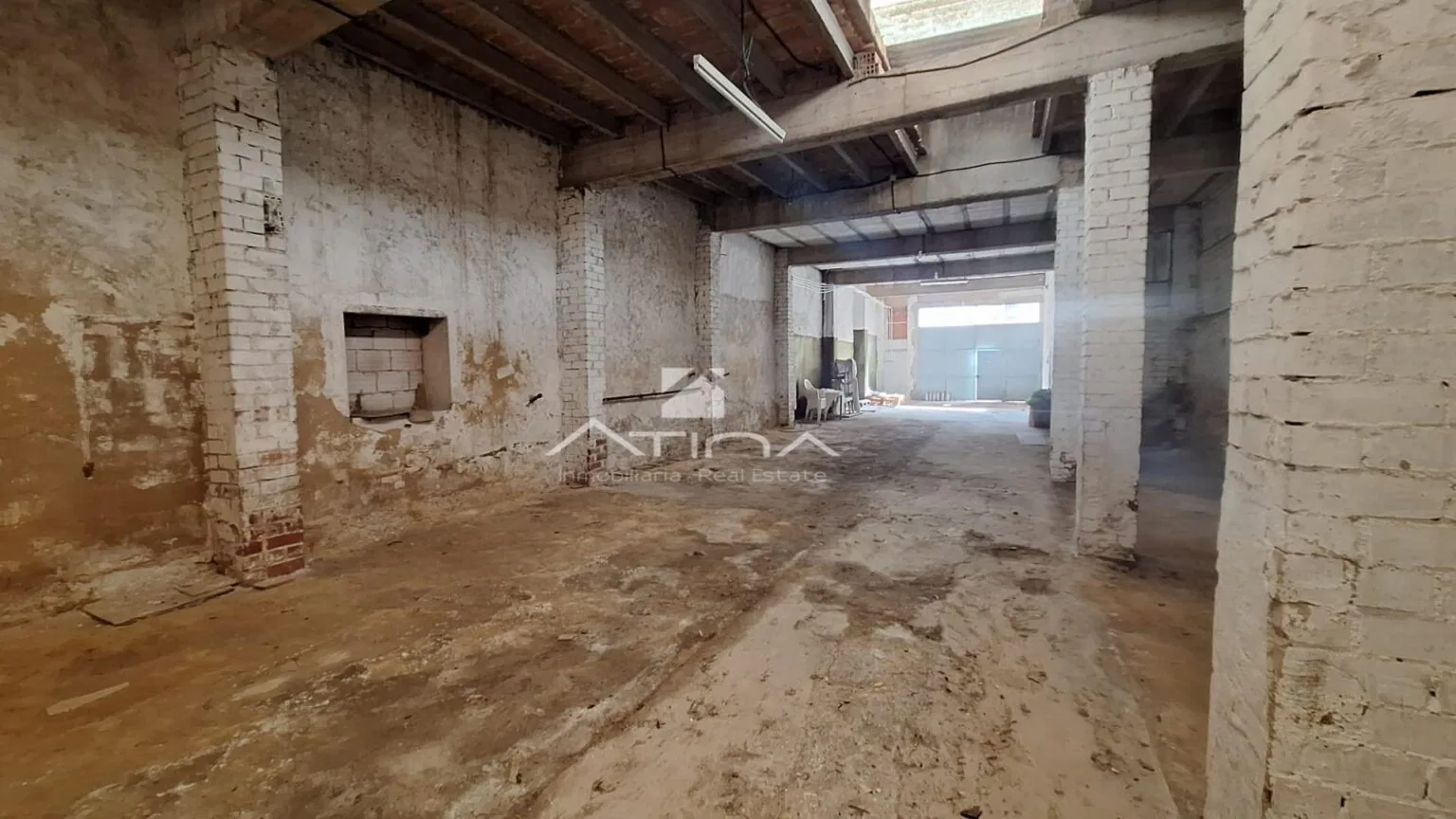 Amplio local comercial de 330 m² en la zona de Beniopa