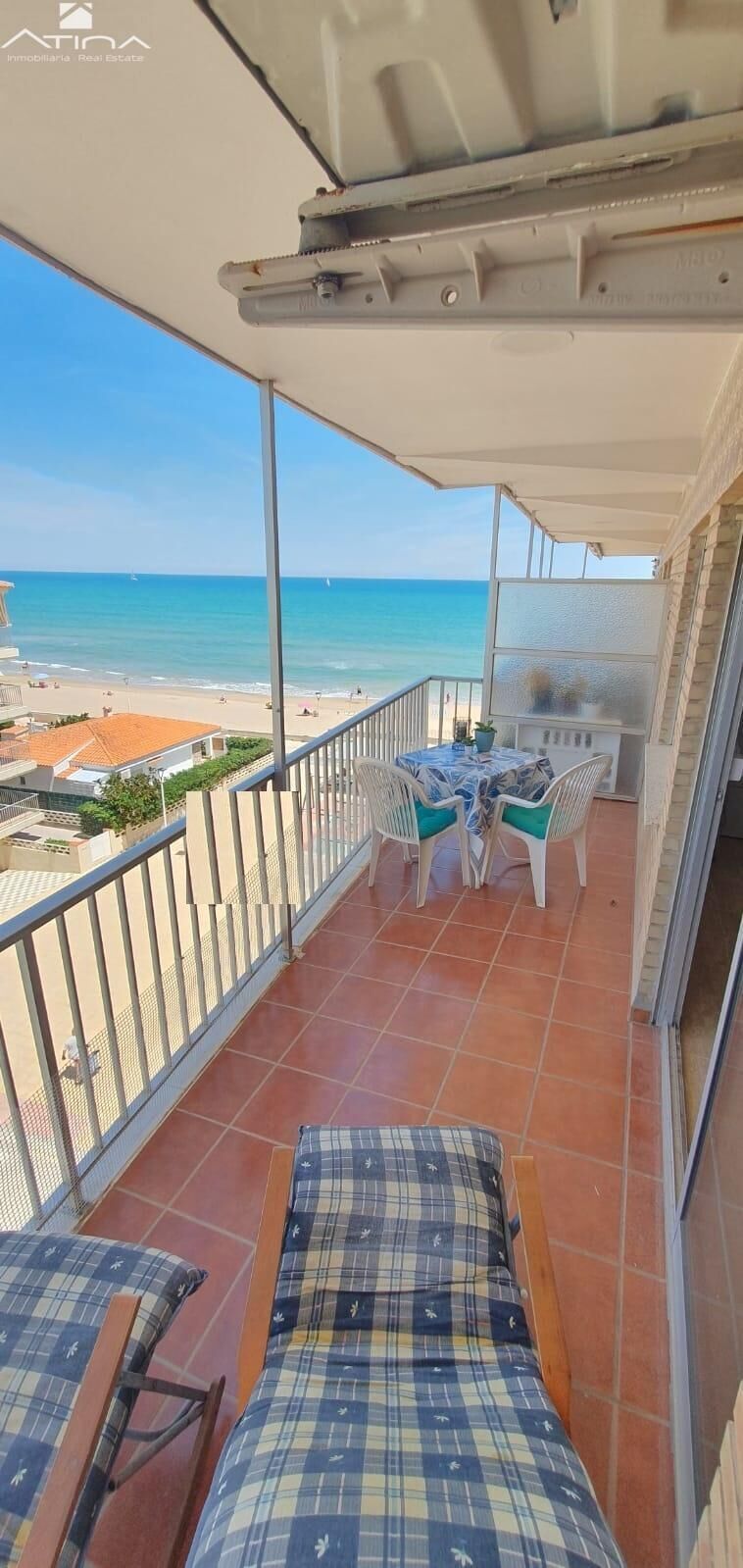 Magnífico apartamento situado en primera línea de la playa de Bellreguard