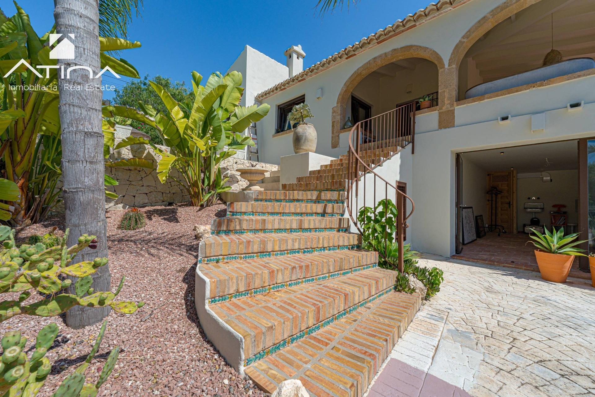 Villa mediterránea reformada en Tosalet