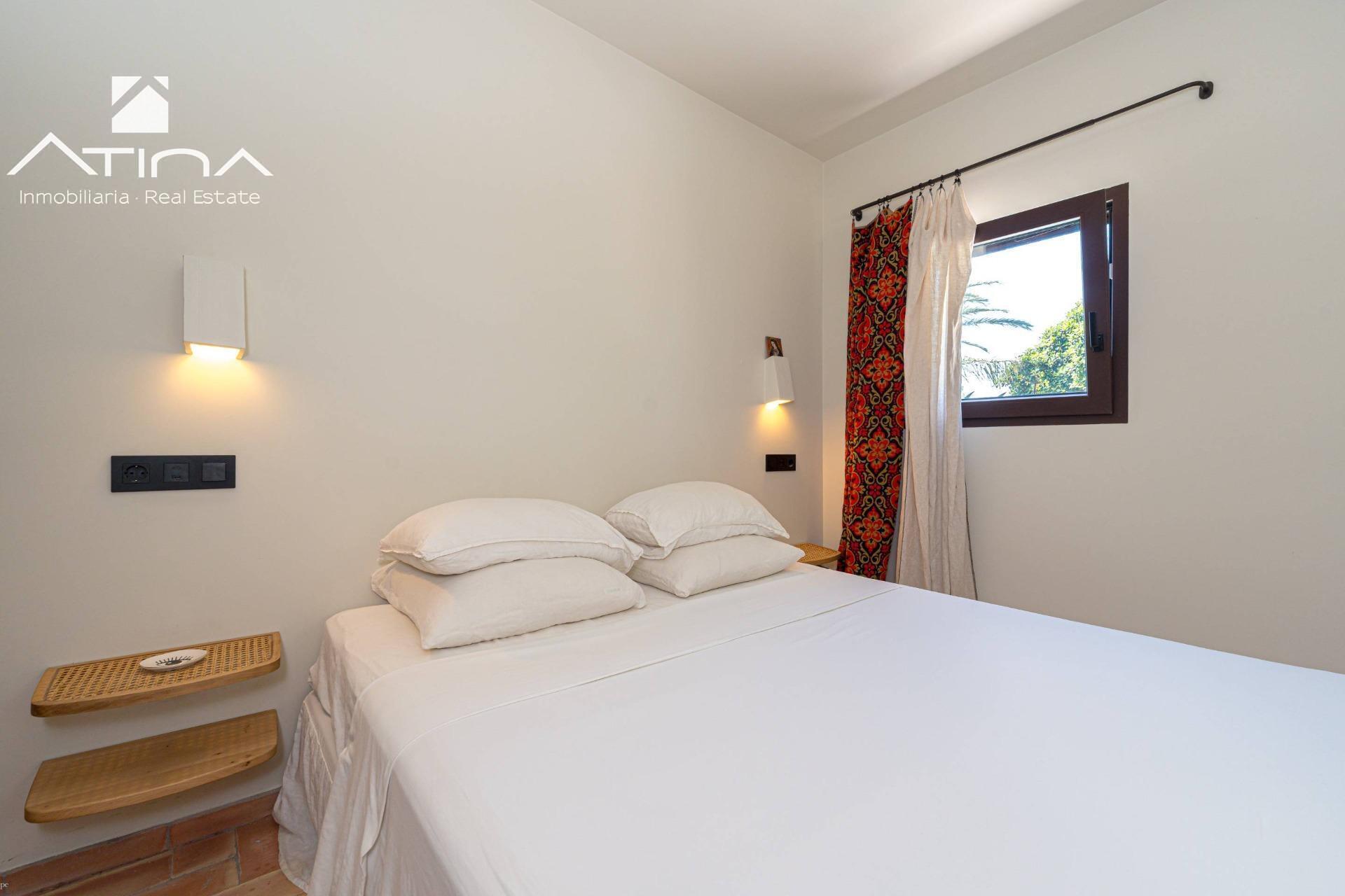 con piscina y privacidad