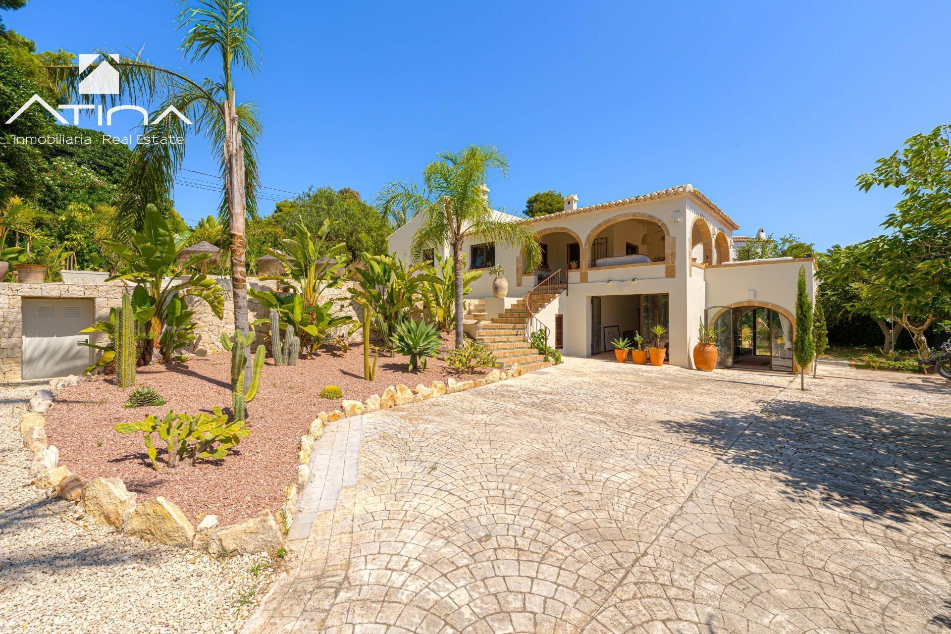 Villa mediterránea reformada en Tosalet