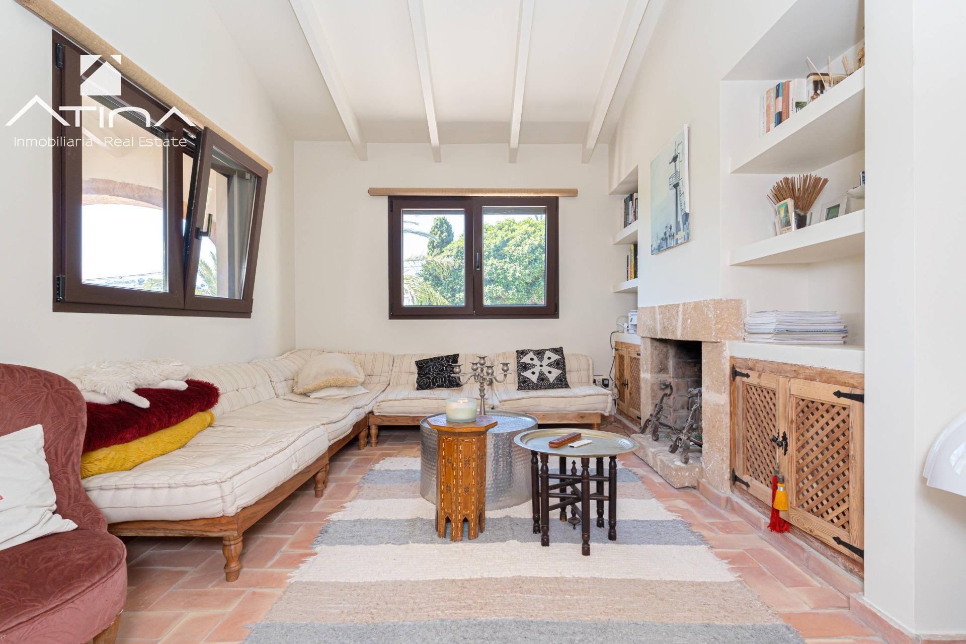 con piscina y privacidad