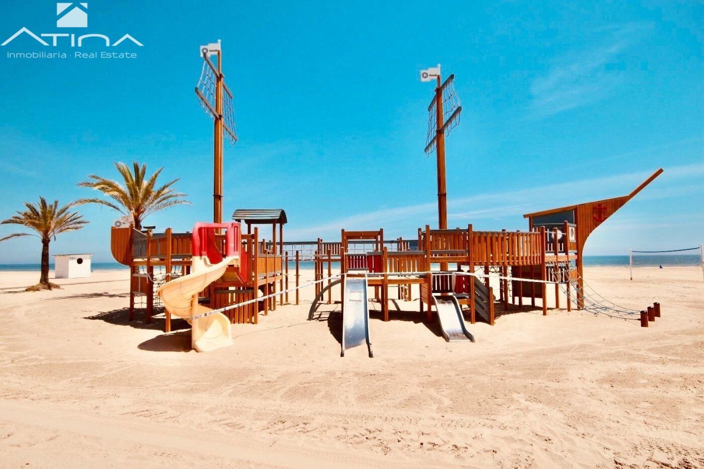 Un hogar que redefine el concepto de amplitud en pleno corazón de Gandía.