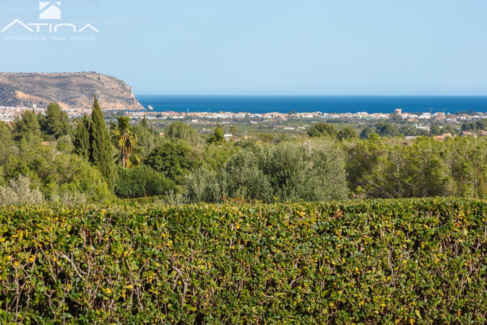 Exclusiva villa con panoramicas vistas al mar y la prestigiosa montaña ´´ Montgo´´