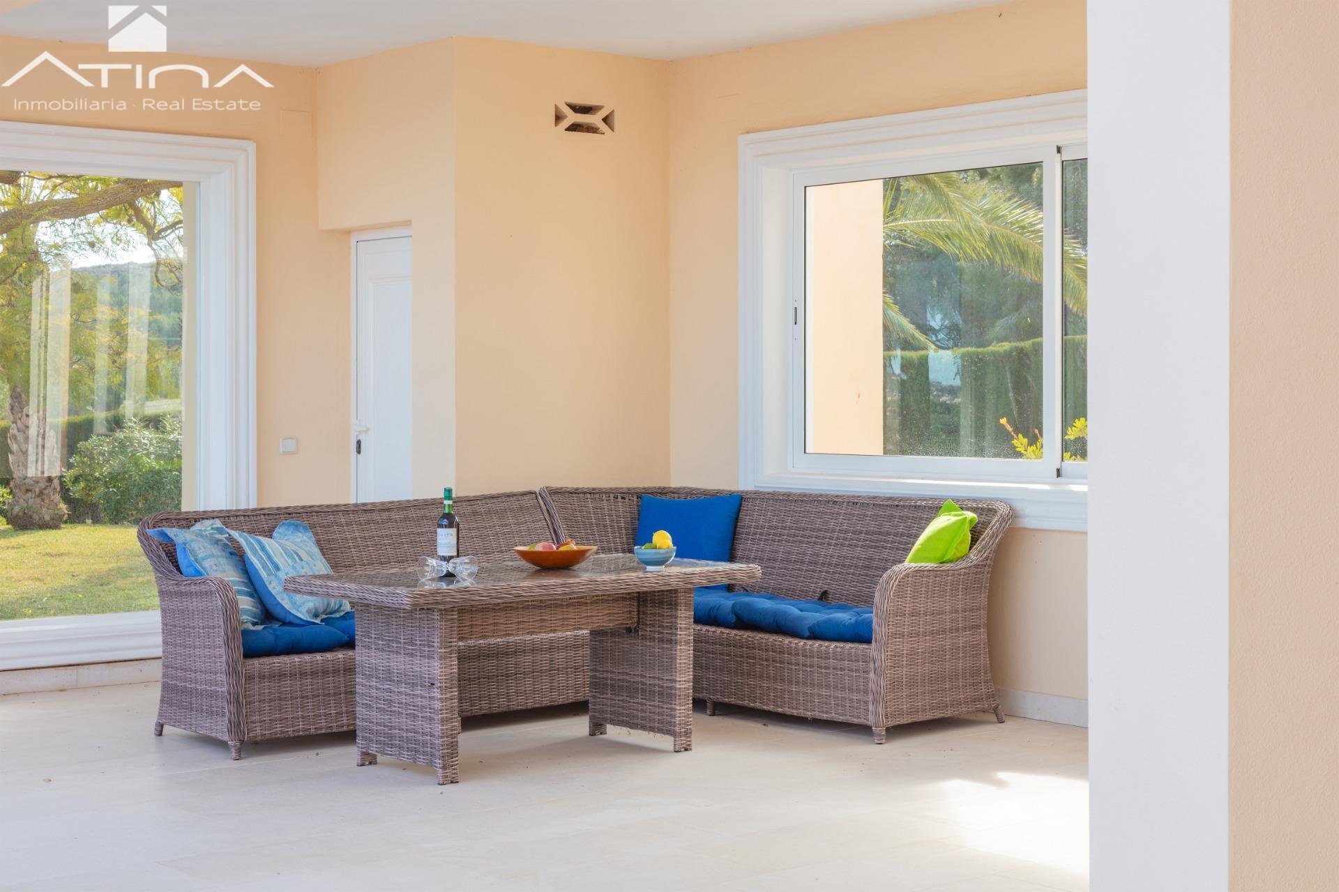 Exclusiva villa con panoramicas vistas al mar y la prestigiosa montaña ´´ Montgo´´