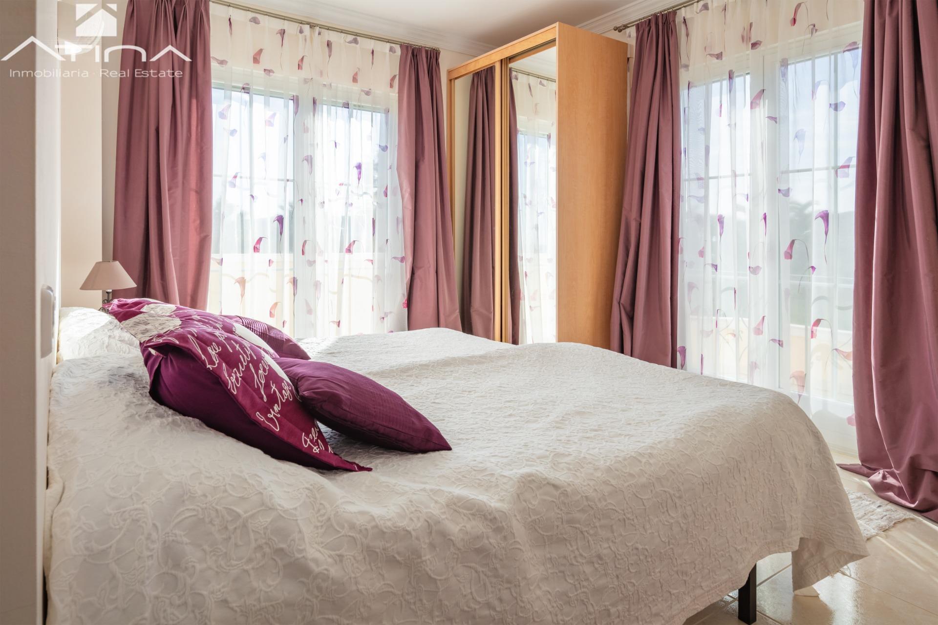 Exclusiva villa con panoramicas vistas al mar y la prestigiosa montaña ´´ Montgo´´