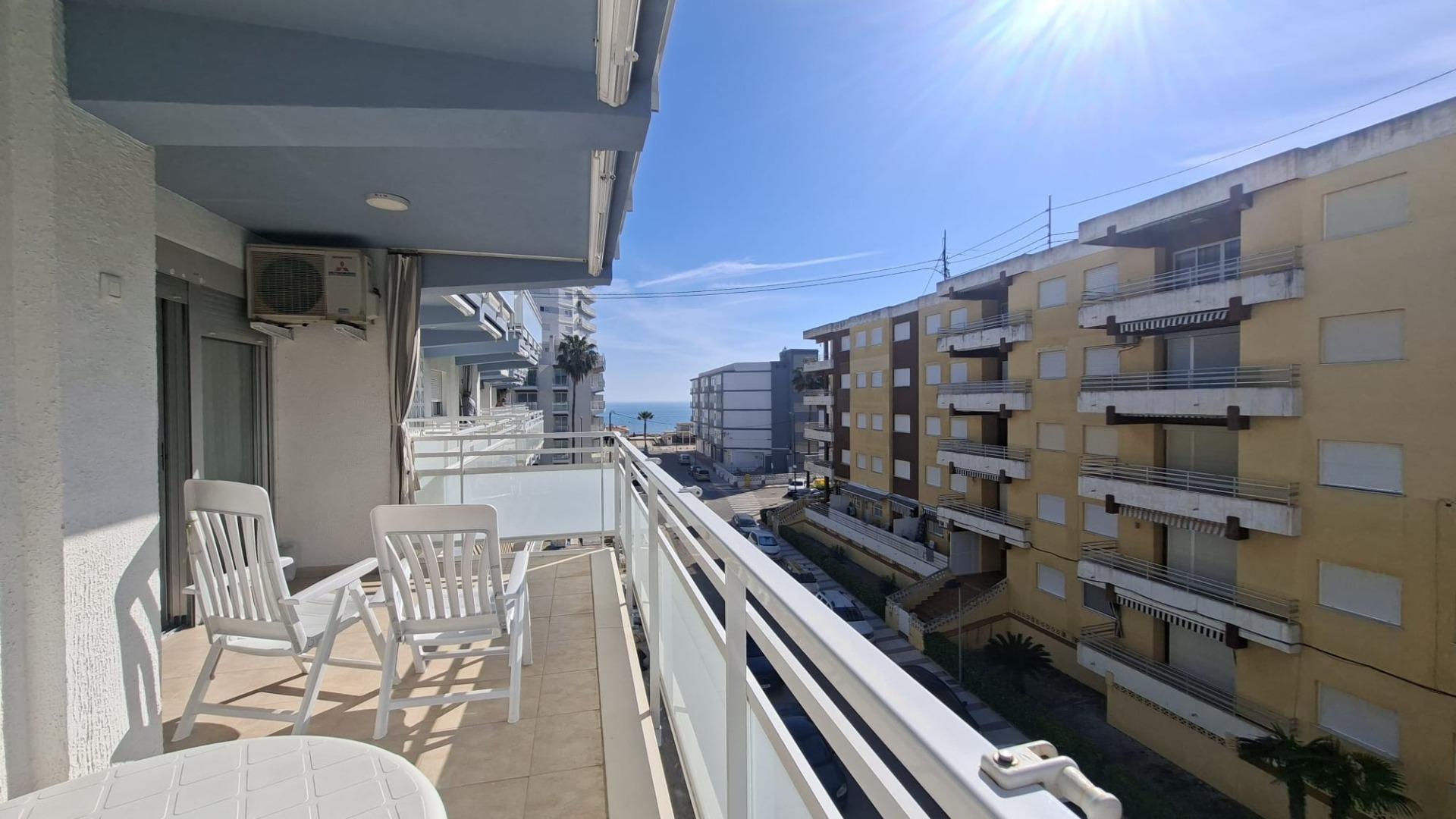 Apartamento con vistas al mar  en 3ª línea Playa de Daimús: luz