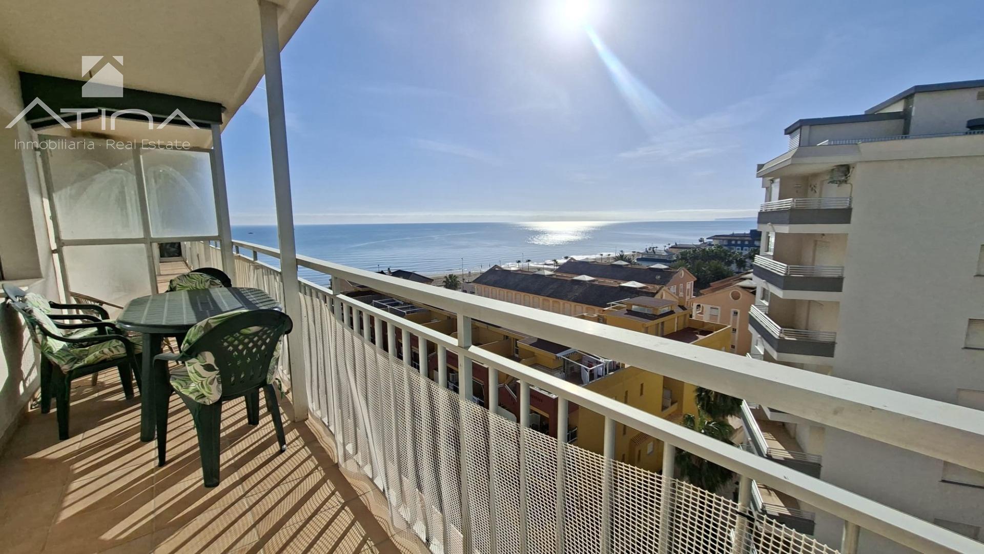 Apartamento en playa Miramar donde el azul del cielo se funde con el confort de su hogar