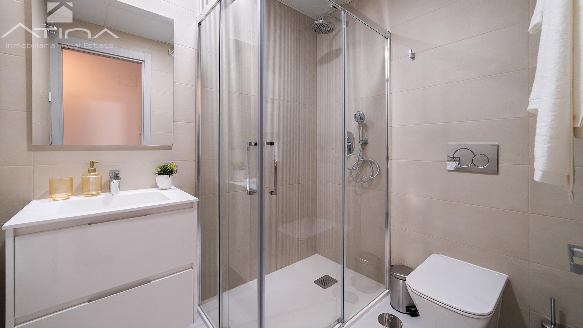 Apartamentos de obra nueva en Benidorm con entrega inmediata | Eagle Tower Playa Poniente