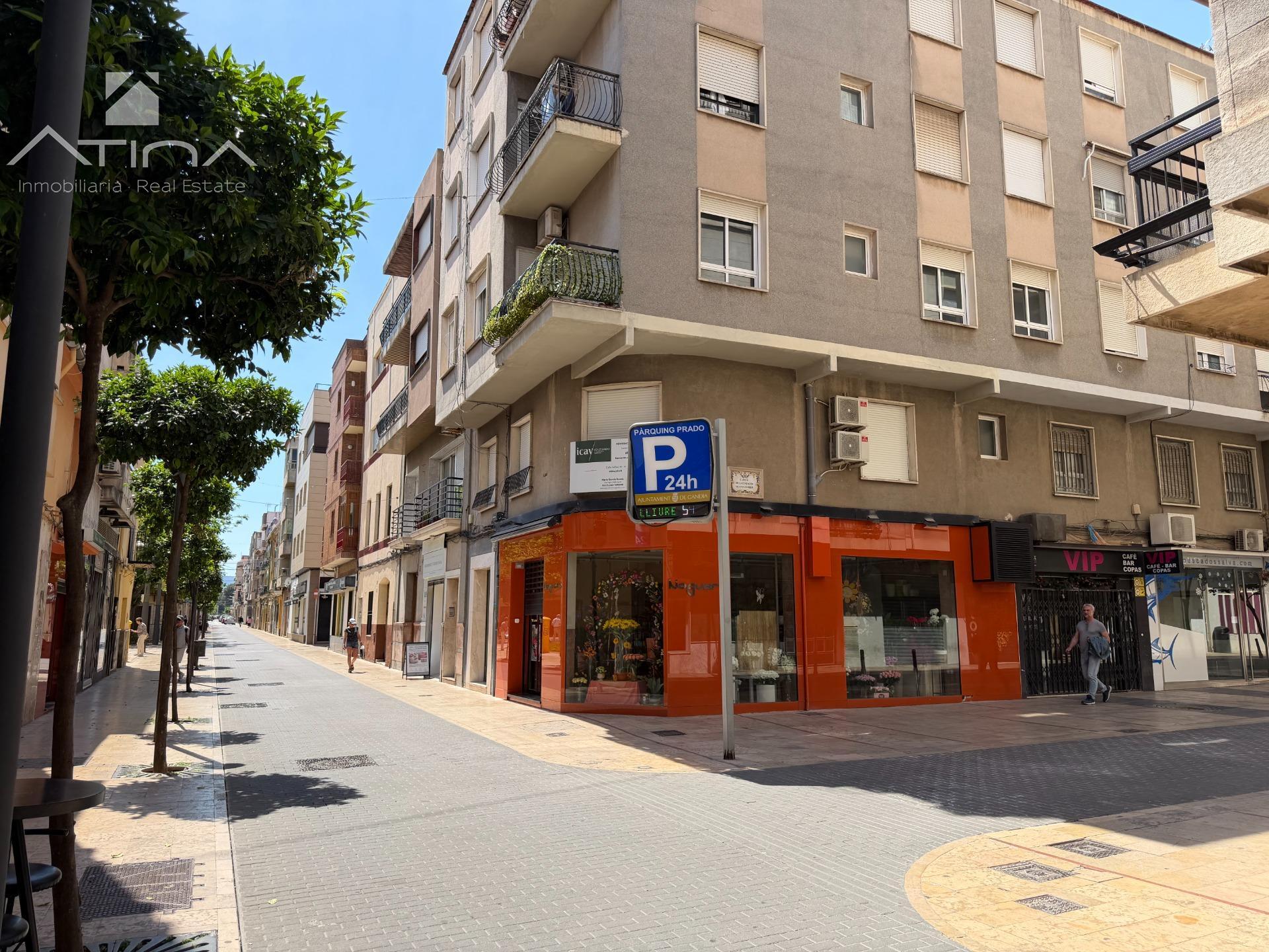 Piso situado en el centro de Gandia junto al Paseo y Plaza Prado