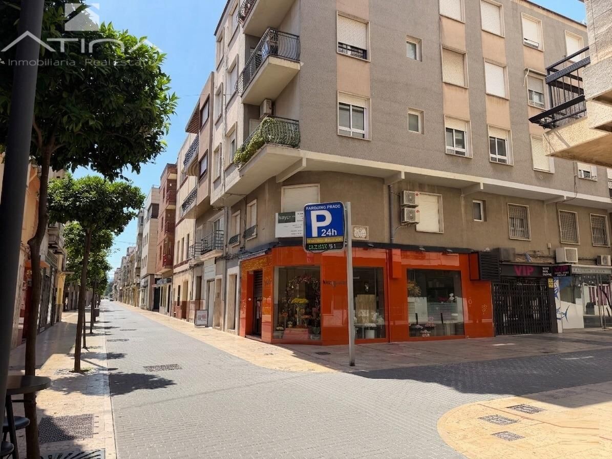 Piso situado en el centro de Gandia junto al Paseo y Plaza Prado
