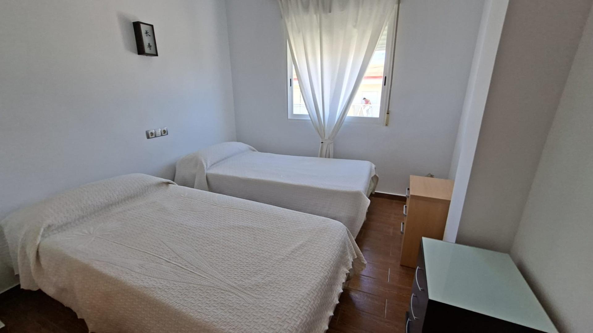 Apartamento ubicado en primera línea playa Daimús