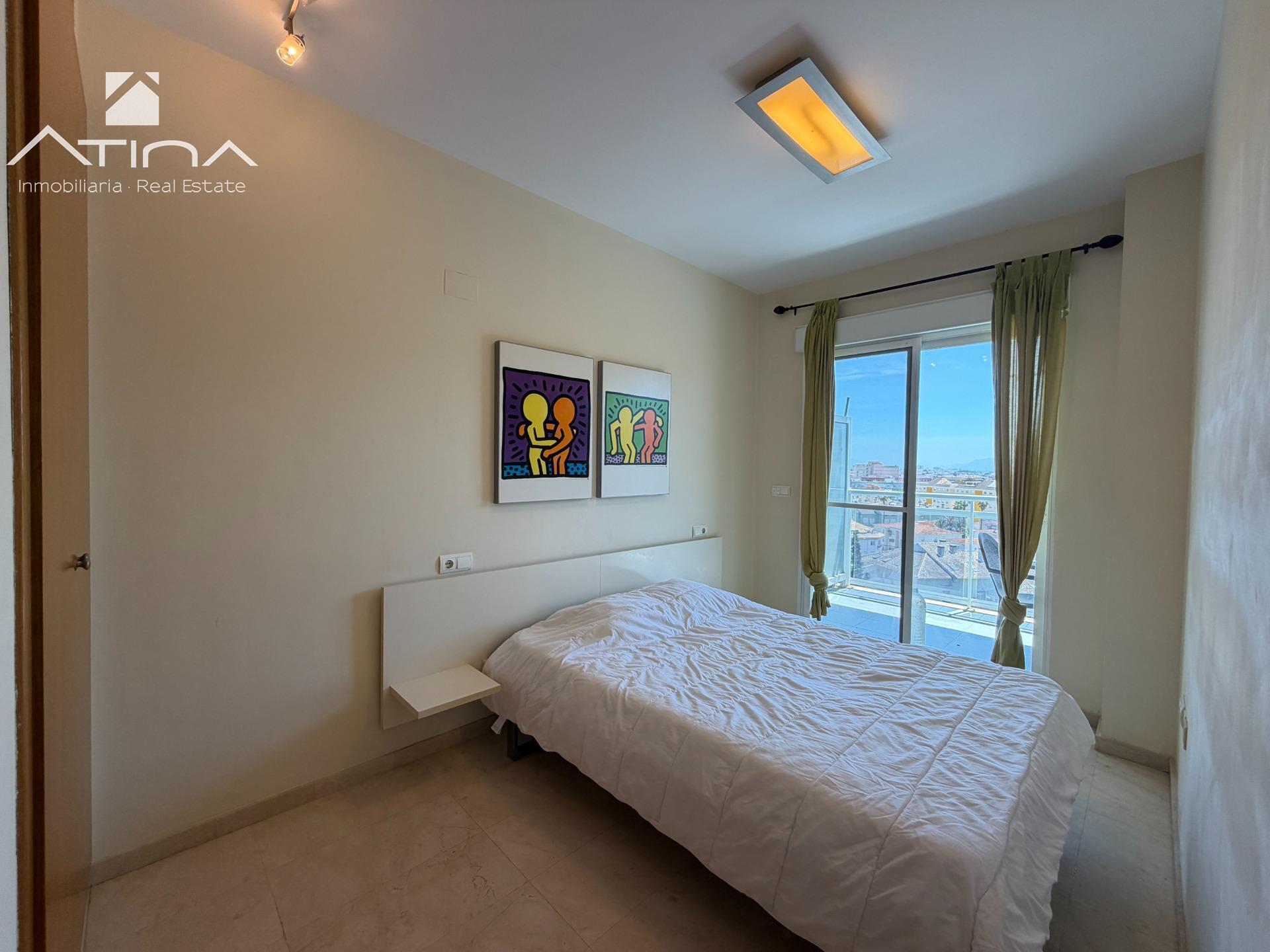 Apartamento con piscina y garaje en Playa de Gandía