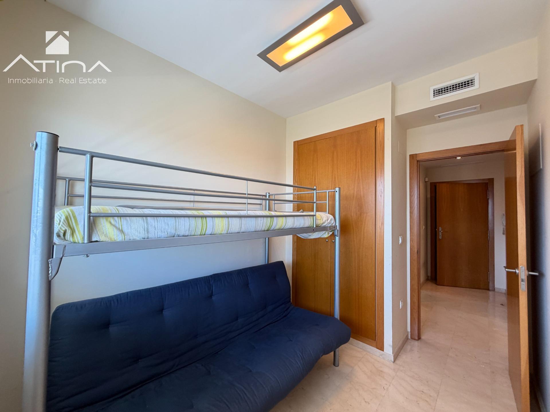 Apartamento con piscina y garaje en Playa de Gandía