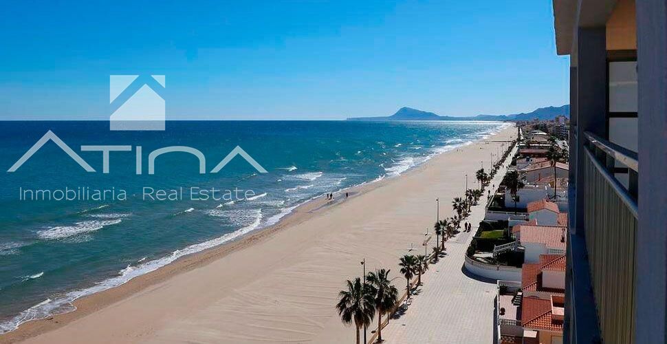 Adosado en la playa de Miramar a solo 150 metros del mar