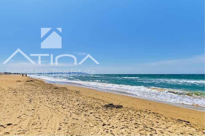 Adosado en la playa de Miramar a solo 150 metros del mar