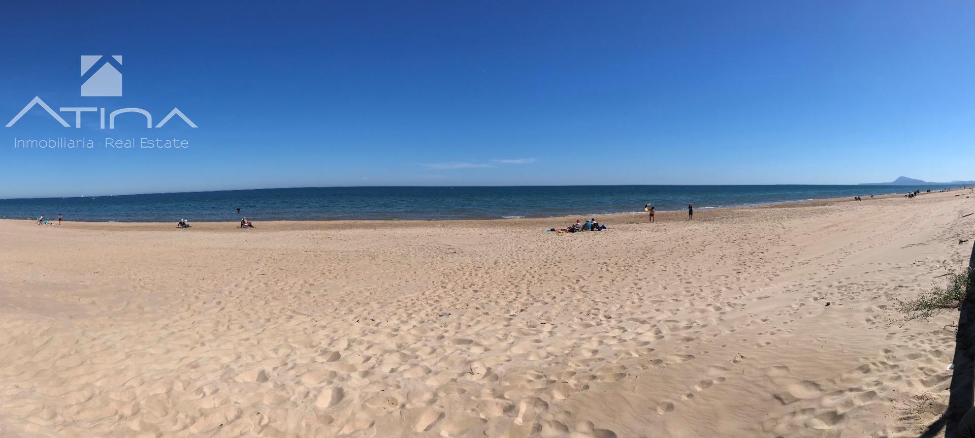 Adosado en la playa de Miramar a solo 150 metros del mar
