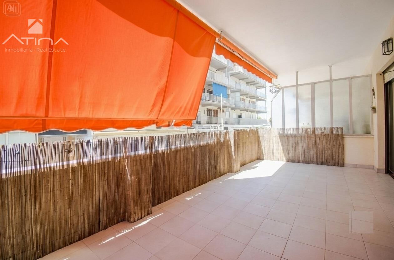 Apartamento en primera línea de Playa de Gandía con vistas al mar