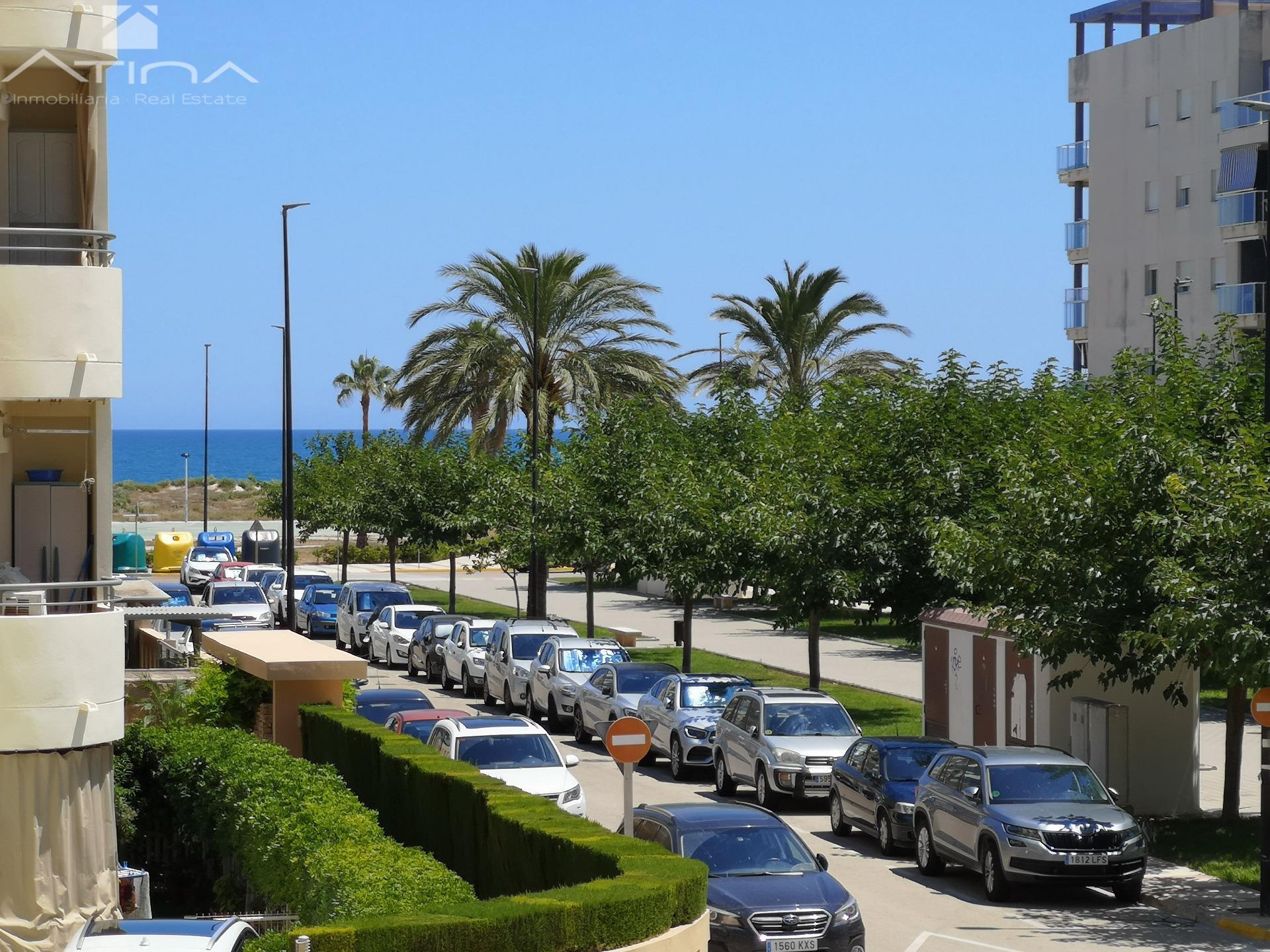 Exclusive apartment with sea views on the beach of Daimús