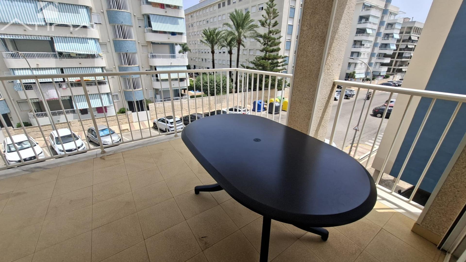 Apartamento en venta en Playa de Daimús con piscina