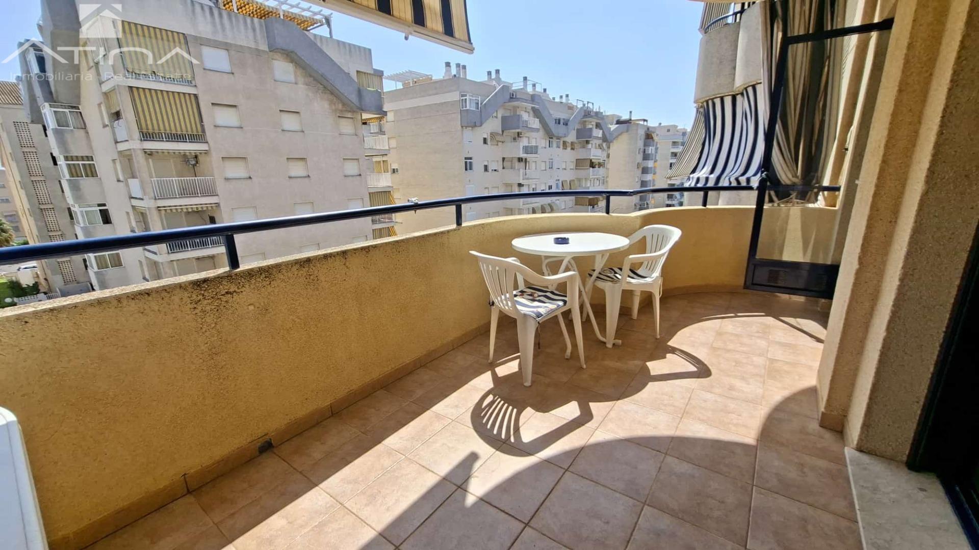 Apartamento en venta en Playa de Daimús con piscina