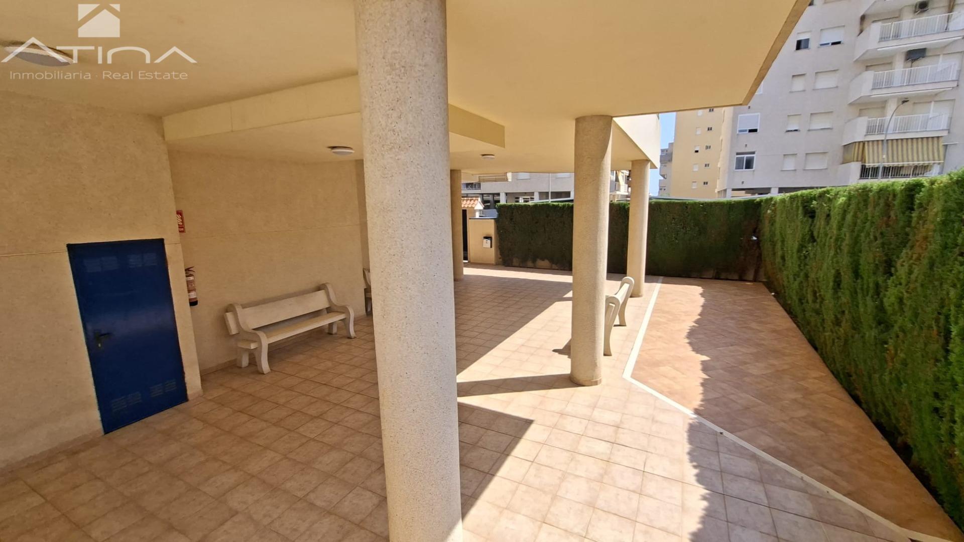 Apartamento en venta en Playa de Daimús con piscina