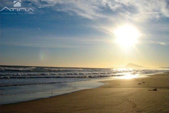Apartamento en venta en primera línea de la Playa de Bellreguard con vistas al mar y totalmente reformado