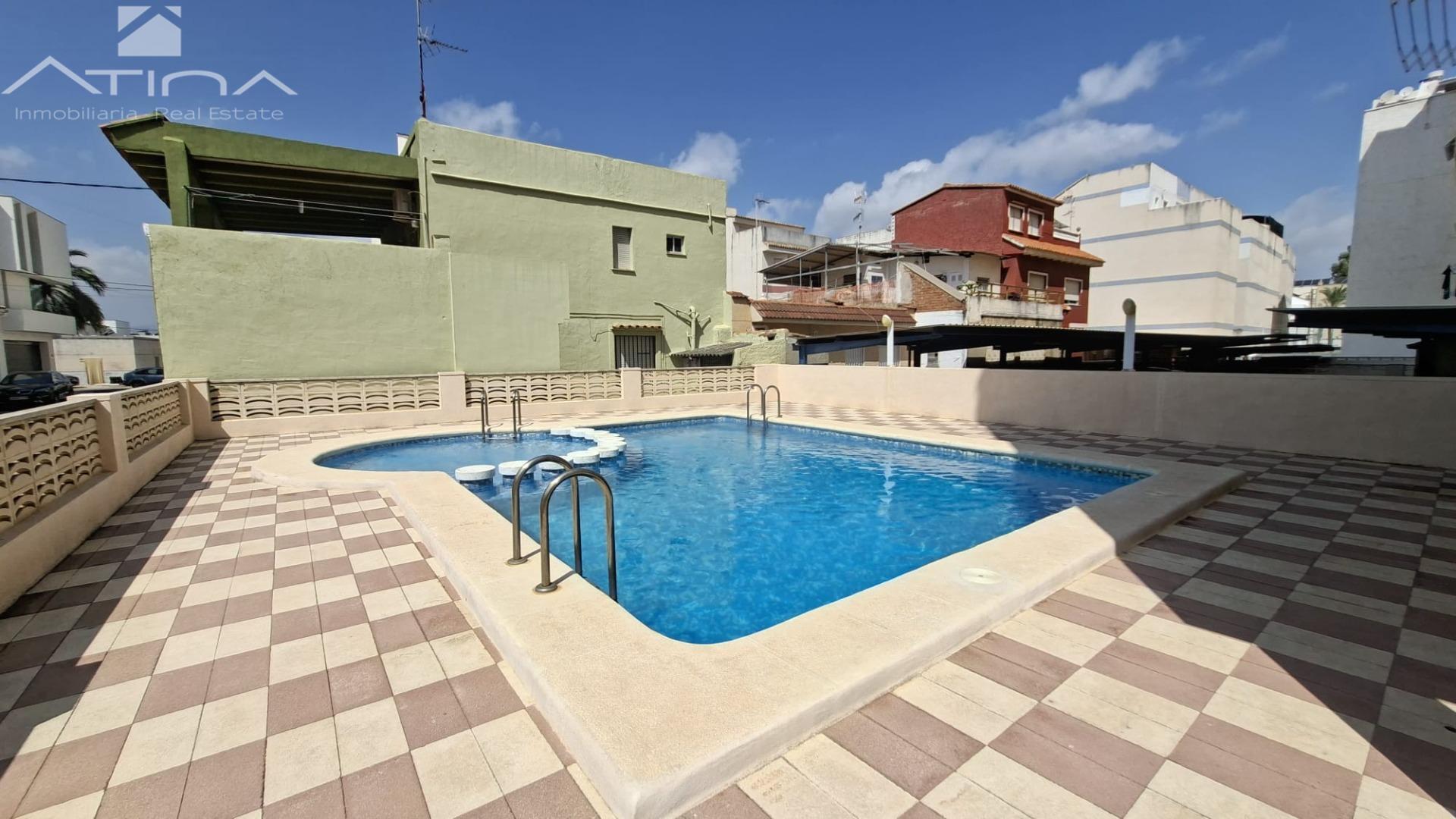 Apartamento en venta en Playa de Daimús con piscina