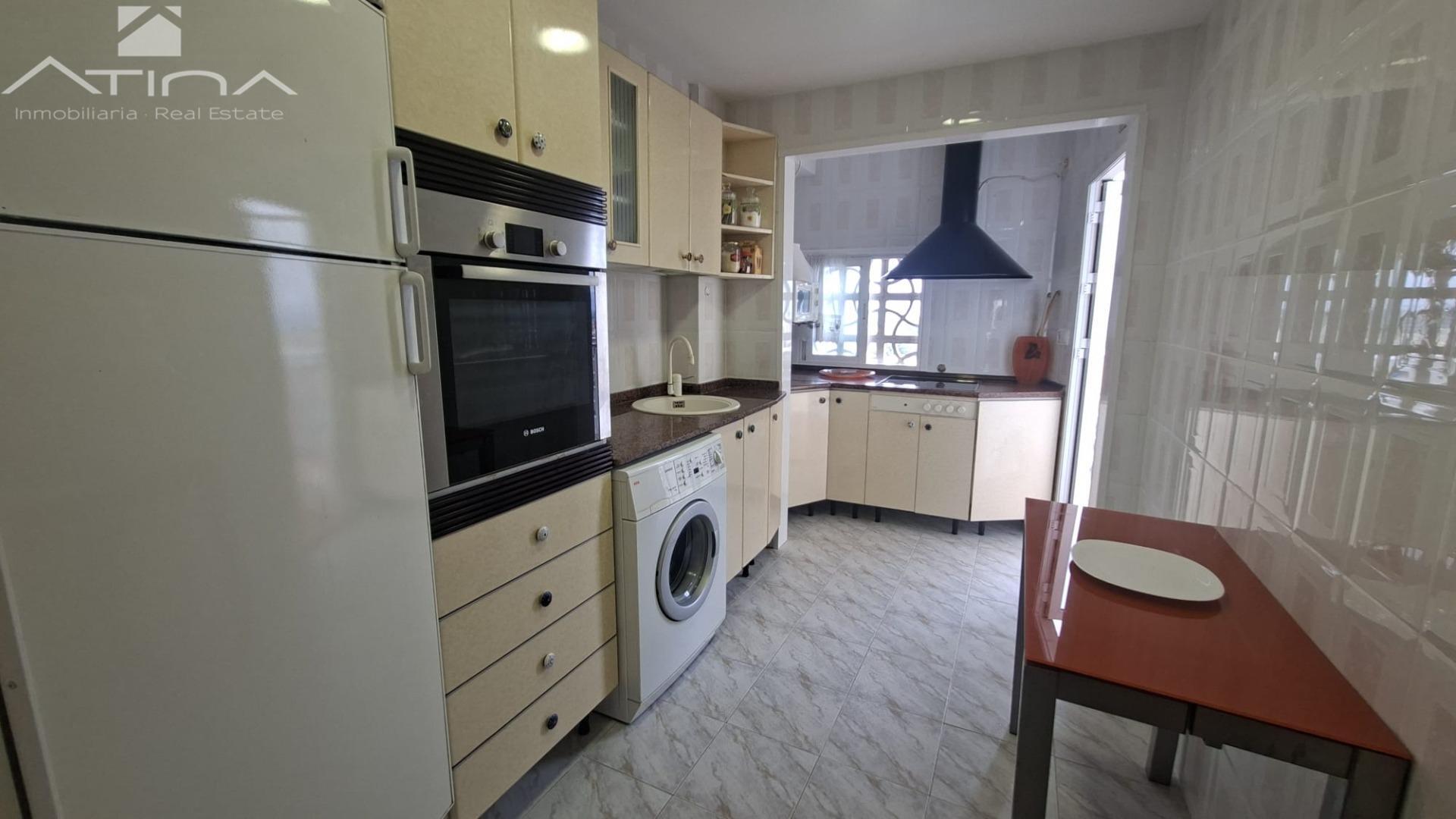 Apartamento en venta en primera línea de la Playa de Bellreguard con vistas al mar y totalmente reformado