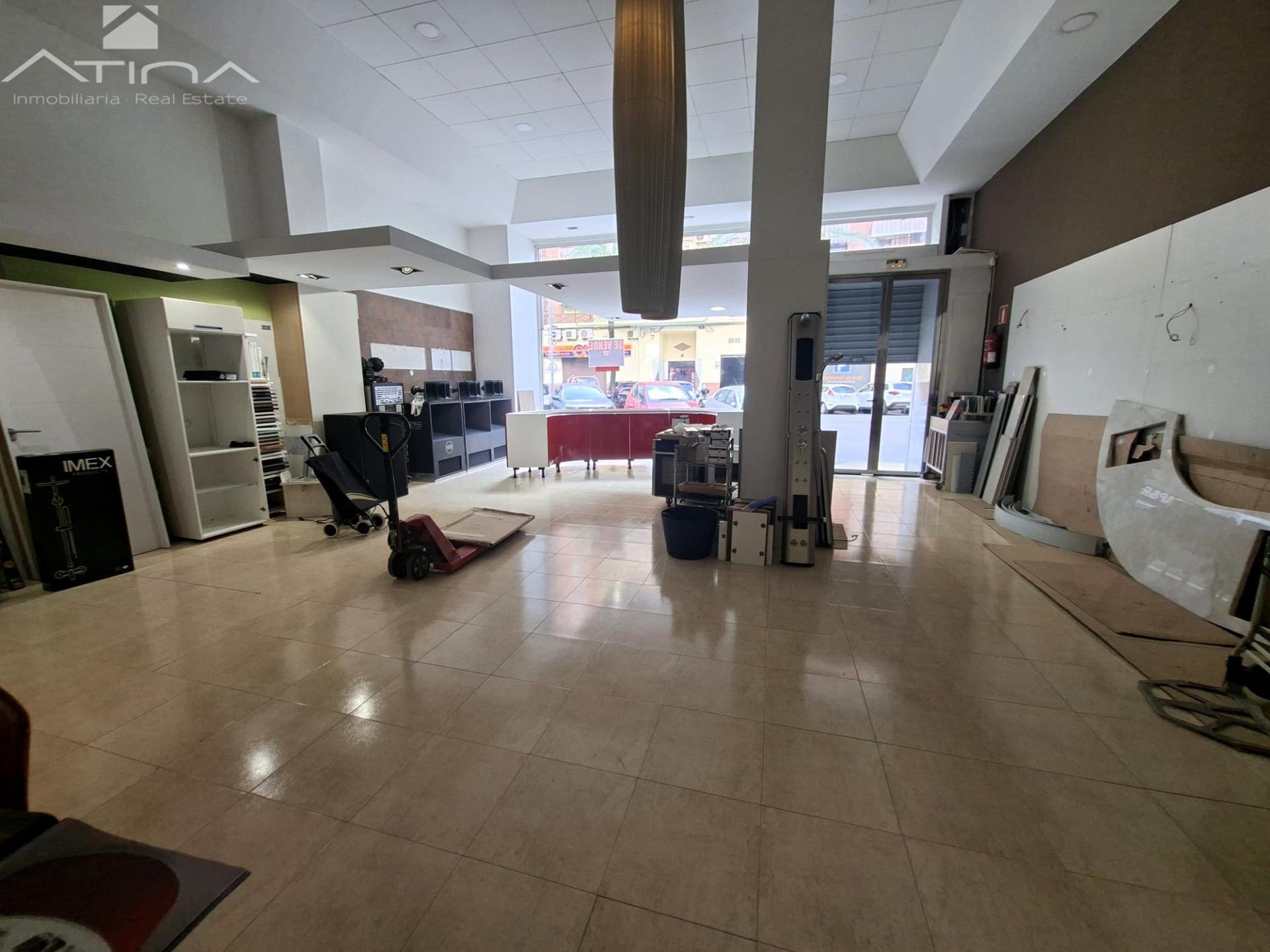 de 349 m² en zona céntrica con gran visibilidad y excelente ubicación.