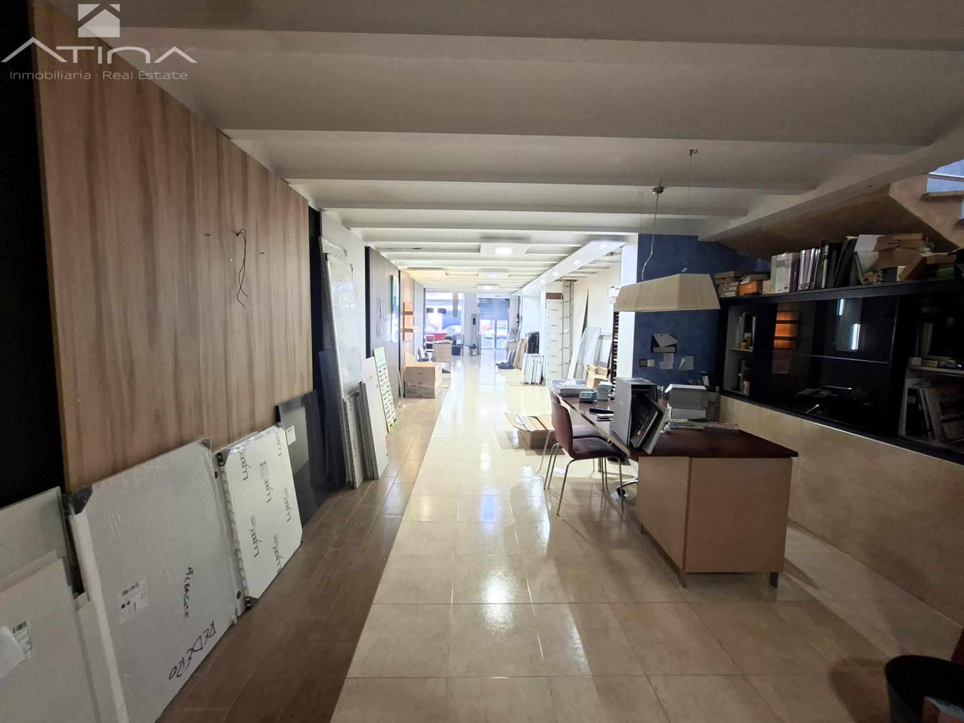 de 349 m² en zona céntrica con gran visibilidad y excelente ubicación.