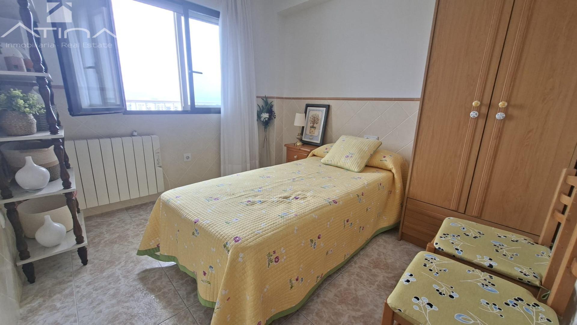 Apartamento en venta en primera línea de la Playa de Bellreguard con vistas al mar y totalmente reformado