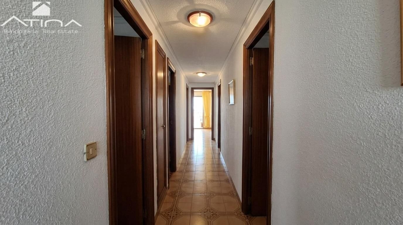 Piso en venta en Piles pueblo de 3 habitaciones con aire acondicionado y a solo 700 metros de la playa.