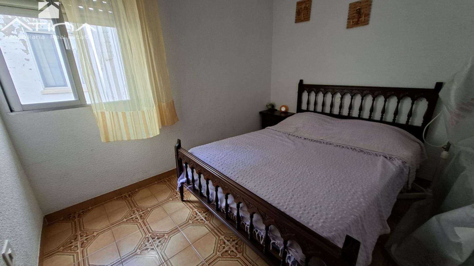 Piso en venta en Piles pueblo de 3 habitaciones con aire acondicionado y a solo 700 metros de la playa.