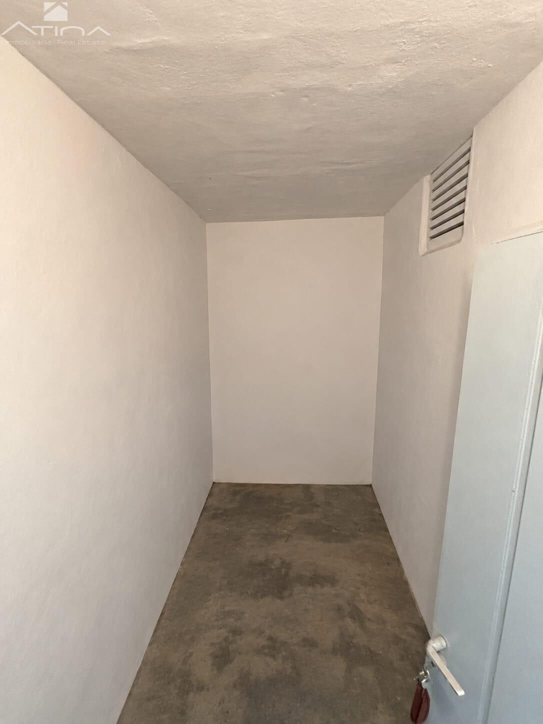 Apartamento amueblado en venta en Playa de Gandía con piscina