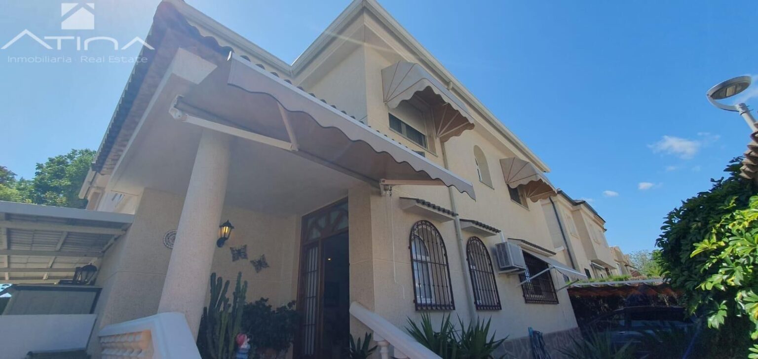 Exclusivo chalet en Gandia en zona la Casona urbanizacion Las Estrellas