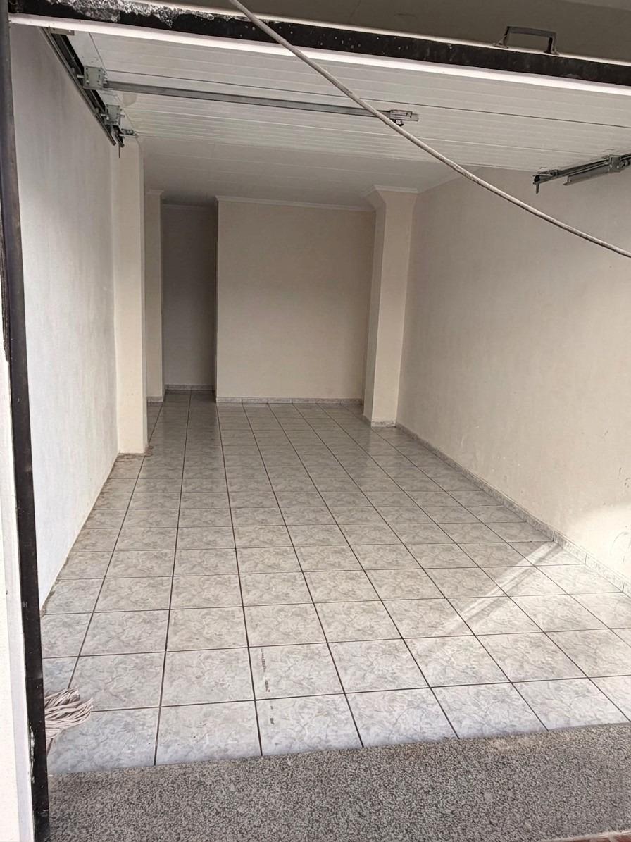Garage with potential for a commercial space on the beachfront in Daimús