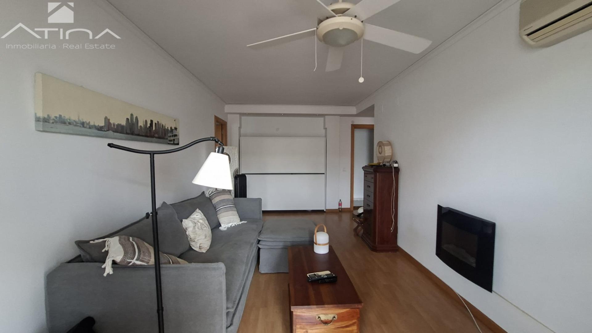 Apartamento en venta en Playa de Daimús con piscina y vistas al mar