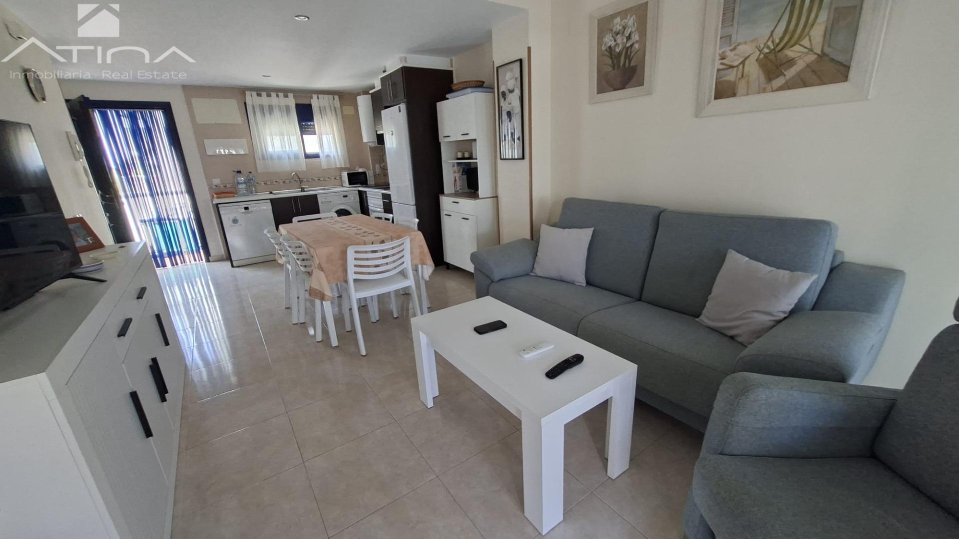 Apartamento en venta en Playa de Daimús a 150 m del mar con piscina comunitaria