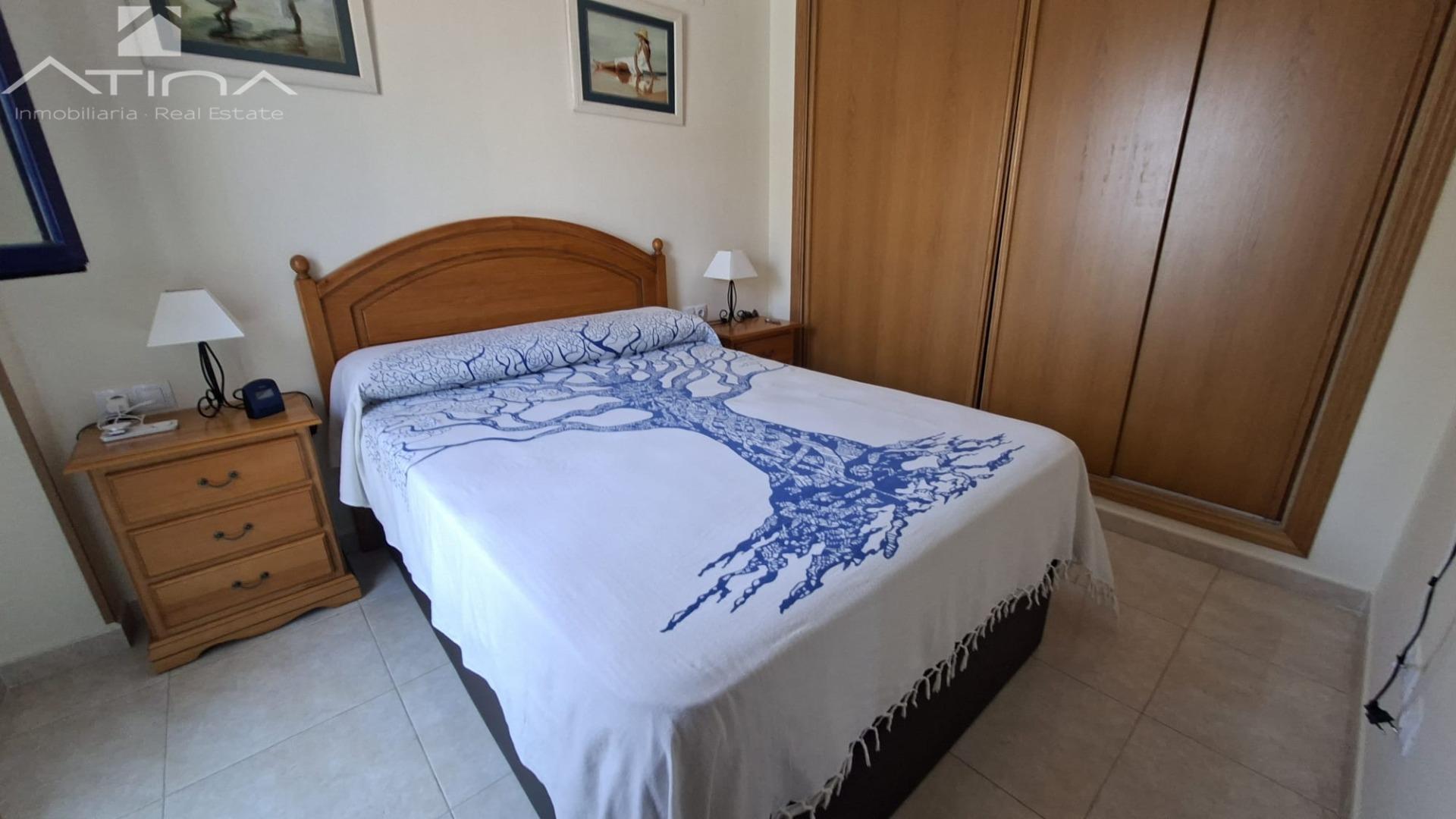 Apartamento en venta en Playa de Daimús a 150 m del mar con piscina comunitaria