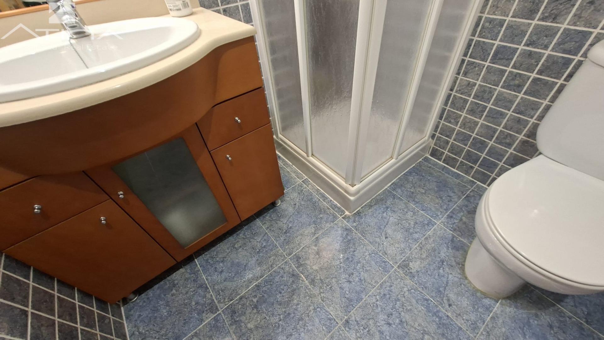 Apartamento en venta en Playa de Daimús a 150 m del mar con piscina comunitaria