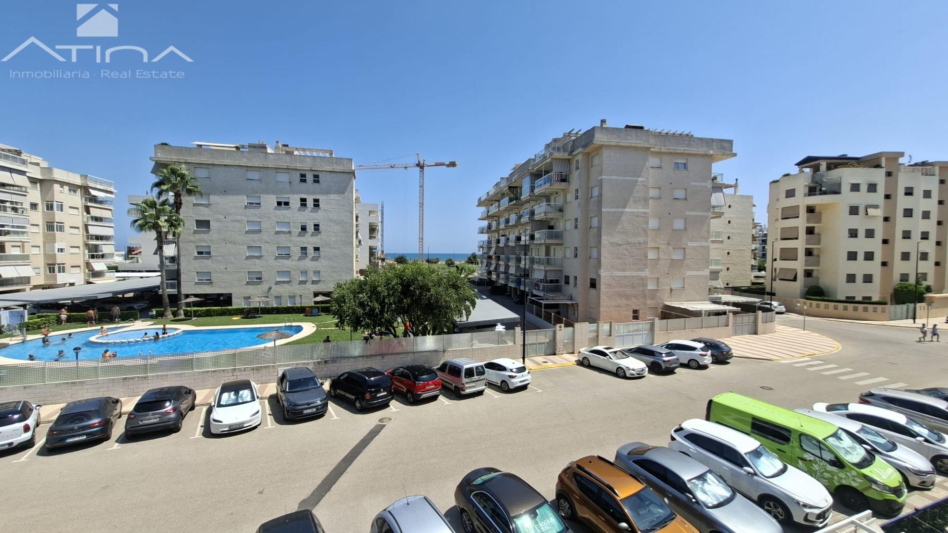 Apartamento en venta en Playa de Daimús a 150 m del mar con piscina comunitaria