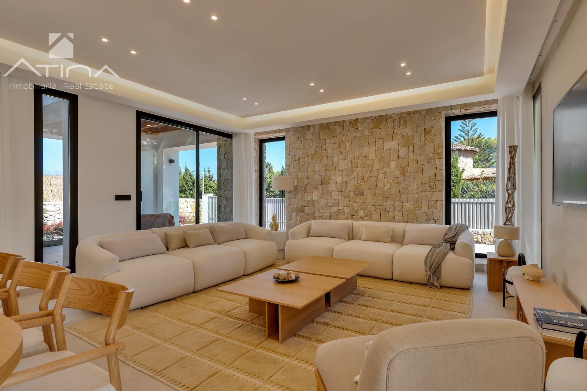 Impresionante villa de lujo de nueva construcción situada en la encantadora localidad de Jávea.