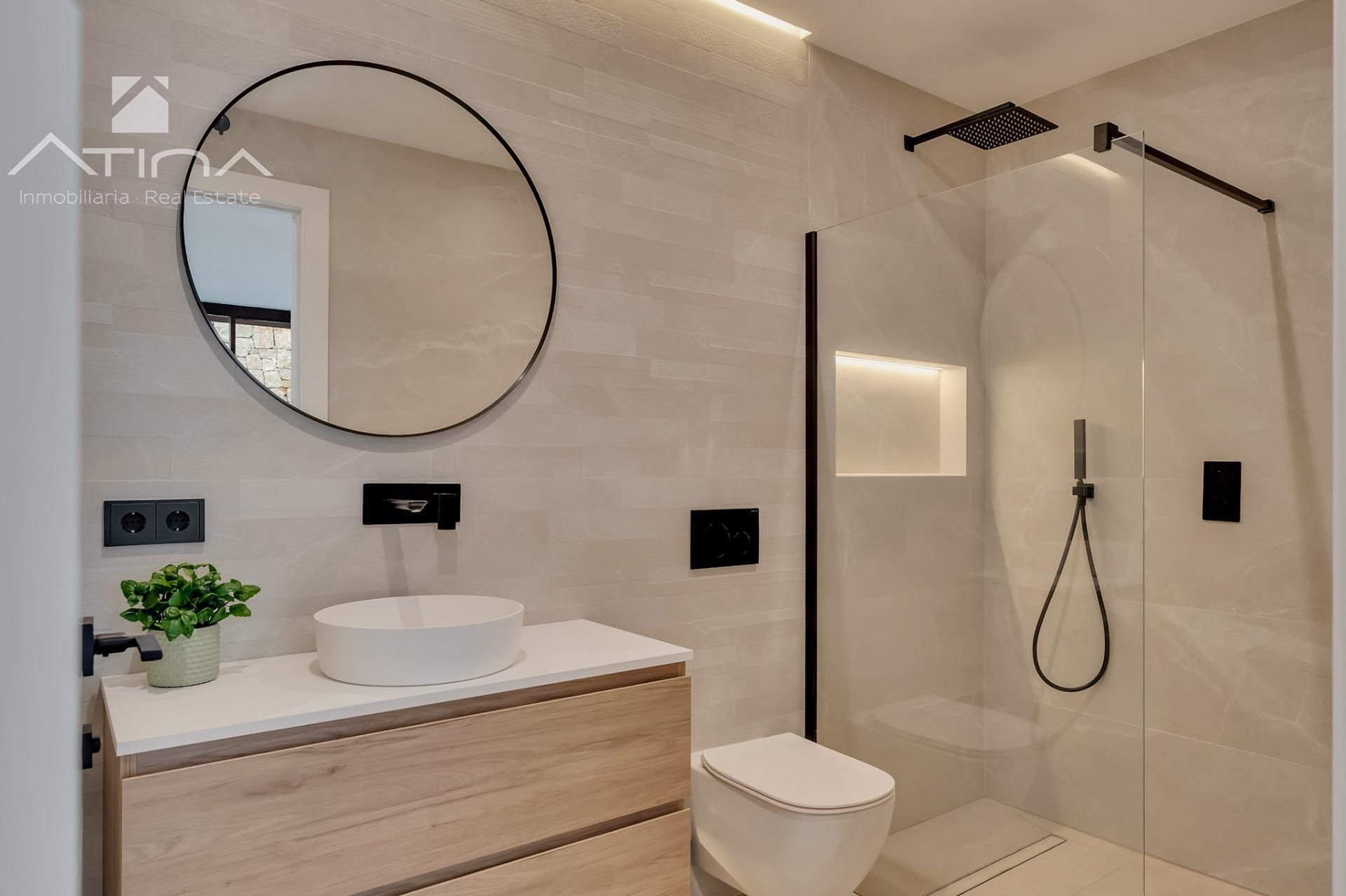 Impresionante villa de lujo de nueva construcción situada en la encantadora localidad de Jávea.