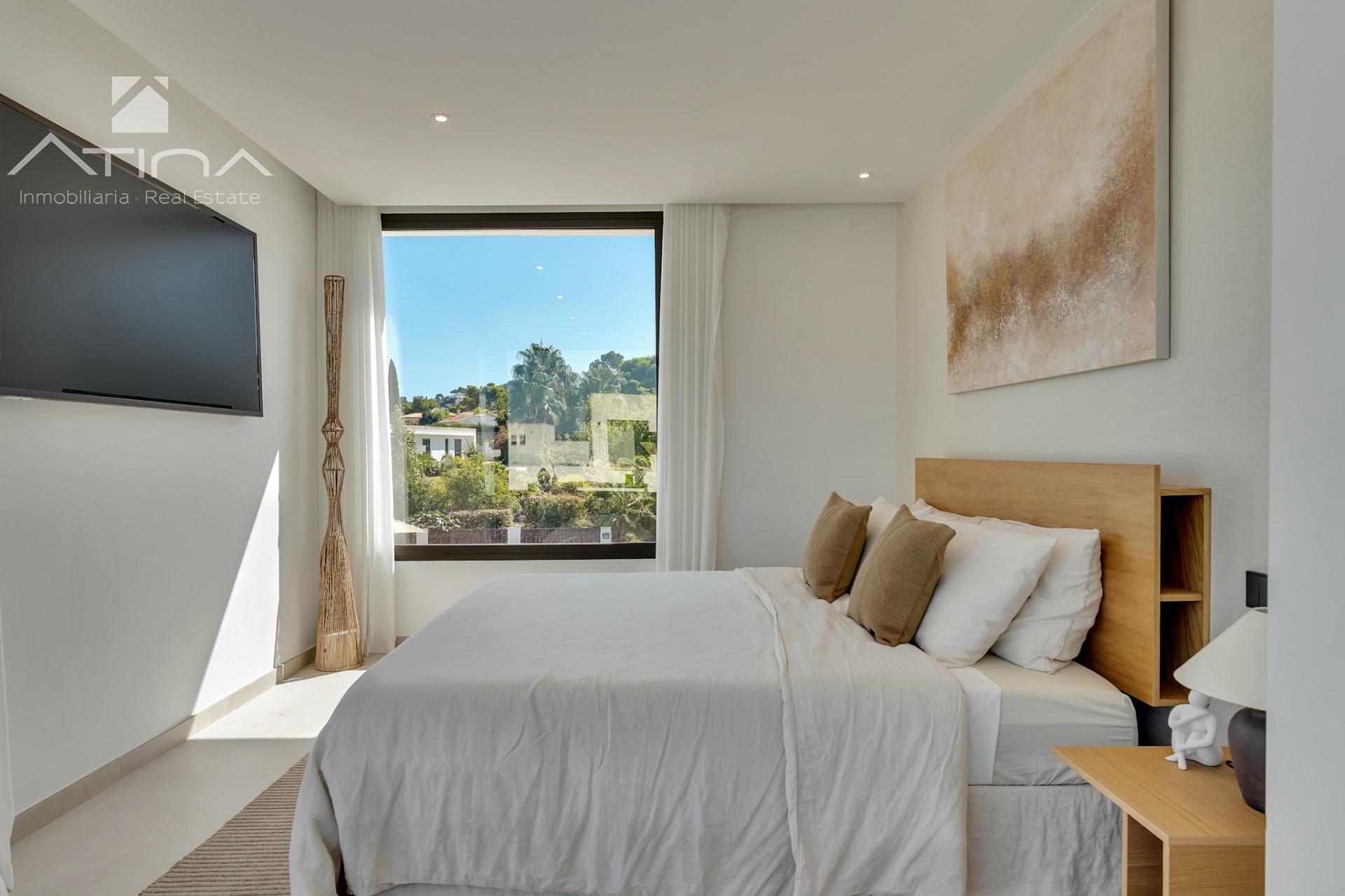 Impresionante villa de lujo de nueva construcción situada en la encantadora localidad de Jávea.