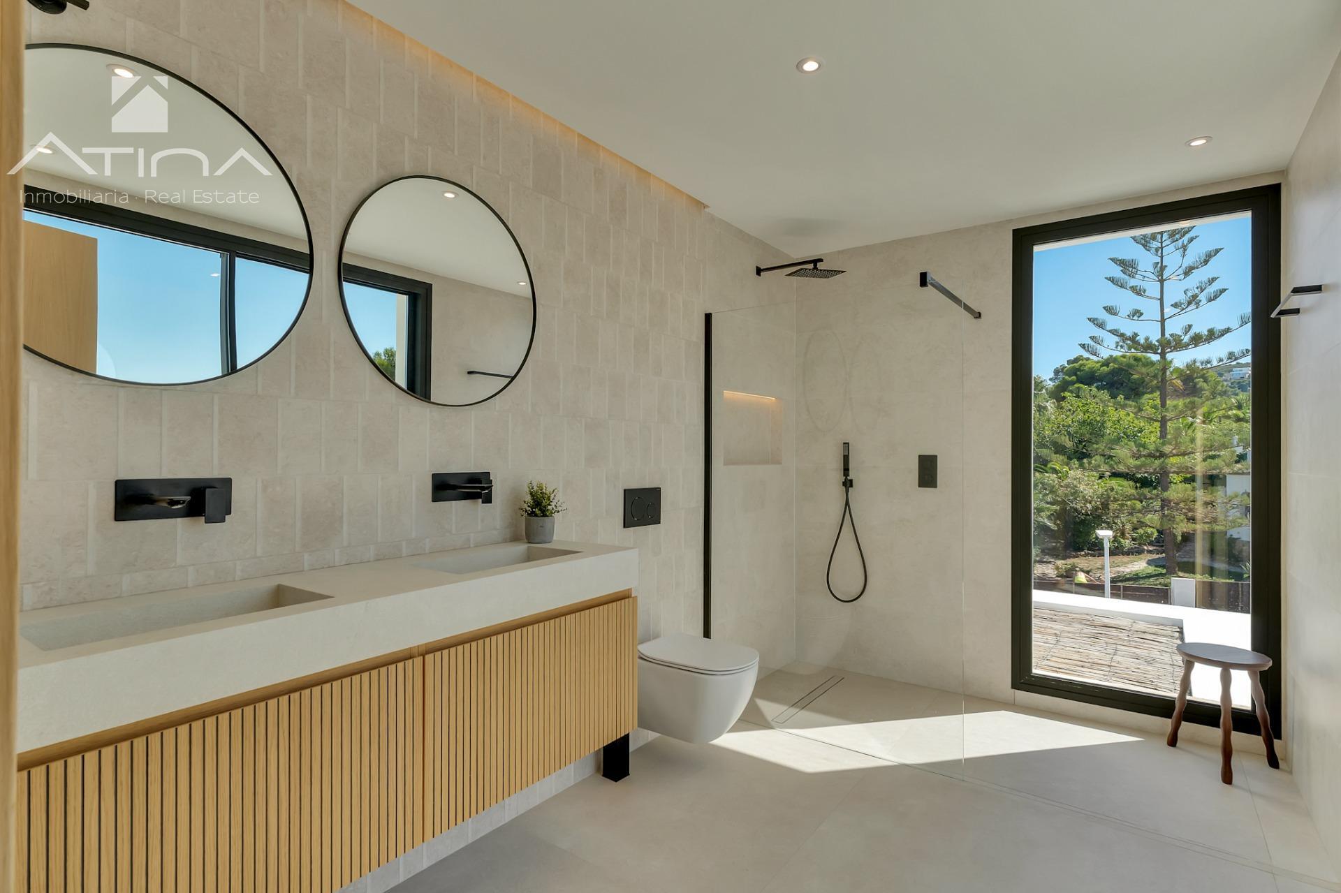 Impresionante villa de lujo de nueva construcción situada en la encantadora localidad de Jávea.